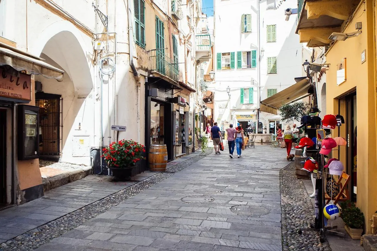 Sanremo Amazing Apartment With Private Parking