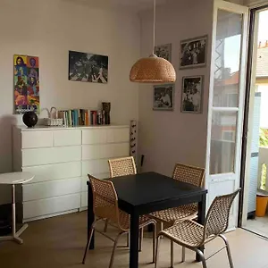 https://appartamento-splendido-con-tutti-servizi-in-zona-navigli.italymilanhotels.net