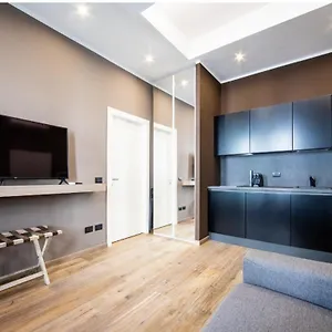 https://new-amazing-bilo-apartment-in-the-heart-of-milan.italymilanhotels.net